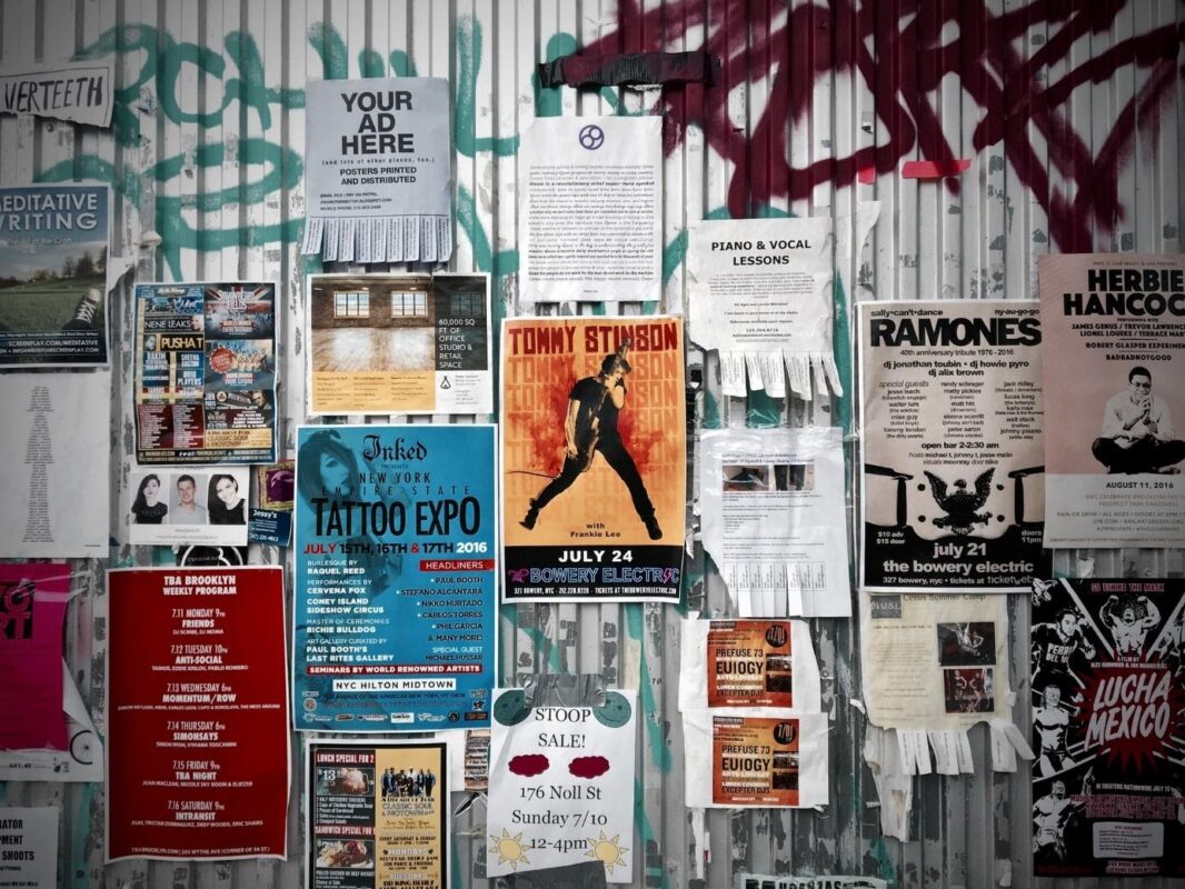 Reklama drukowana – poznaj jej historię przed stworzeniem reklamy dla Twojej firmy